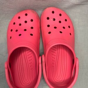 CROCS clogs Youth size 4 Bright Pink
